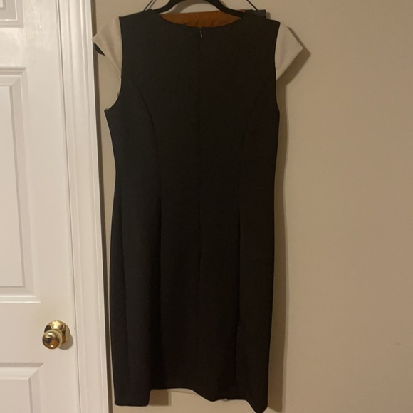Cap sleeve Dress Black and Tan - Picture 3 of 3